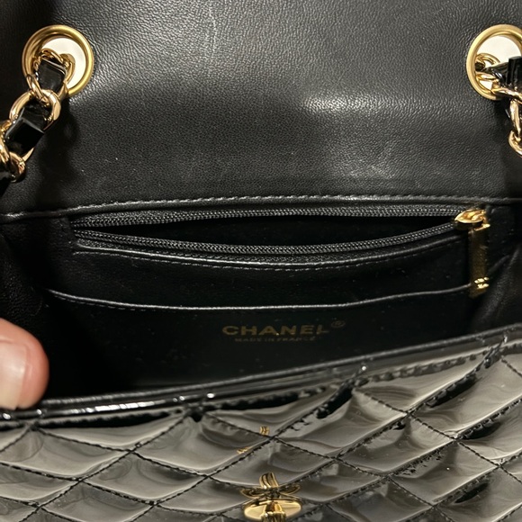 Chanel mini flap patent leather bag - Picture 8 of 11